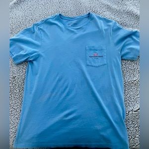 Size small Vineyard Vines T-shirt.